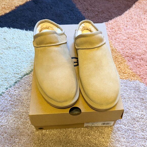 NIB UGG Classic Slipper Size 8 - Picture 2 of 4
